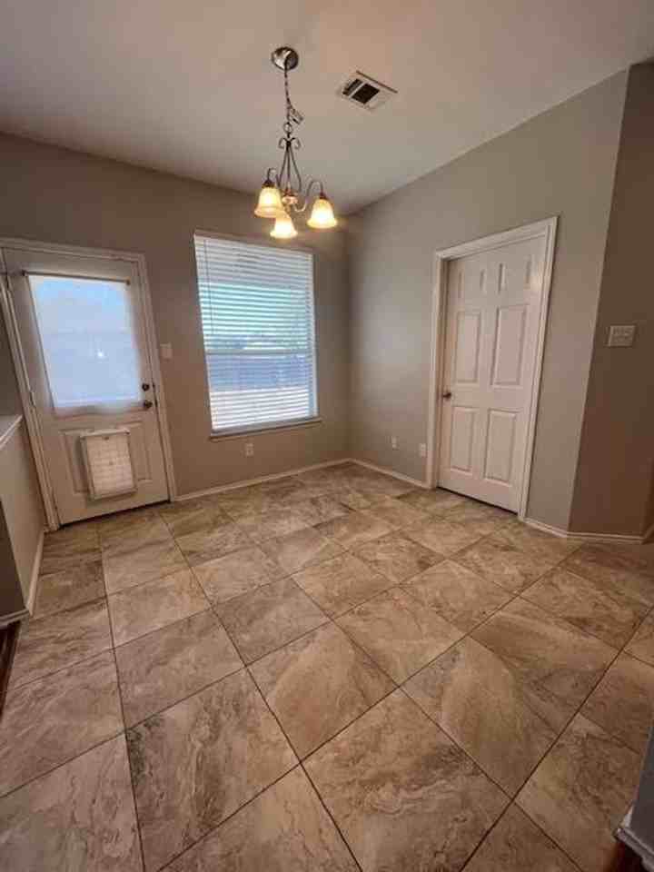6501 Mundo Drive - Photo 7 of 24