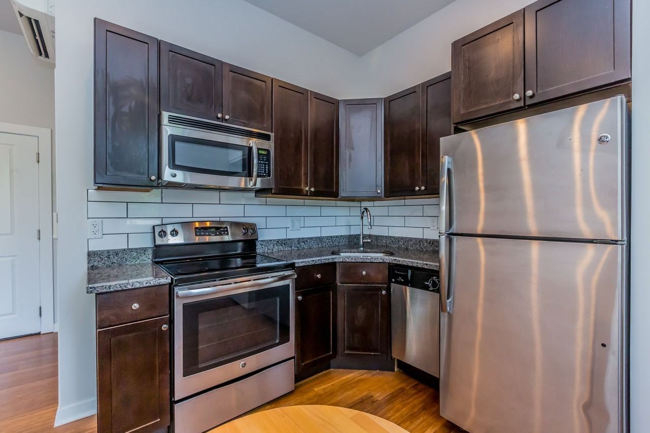 4213 Chester Avenue — Modern Living in the Heart of University City - Photo 7 of 47