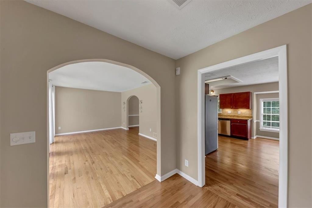 Casa Loma Dr & Georgian Woods Cir #1D - Photo 7 of 27