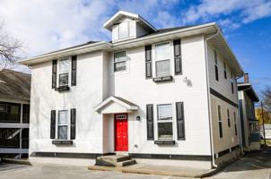 featured image of 1040 E Walnut St