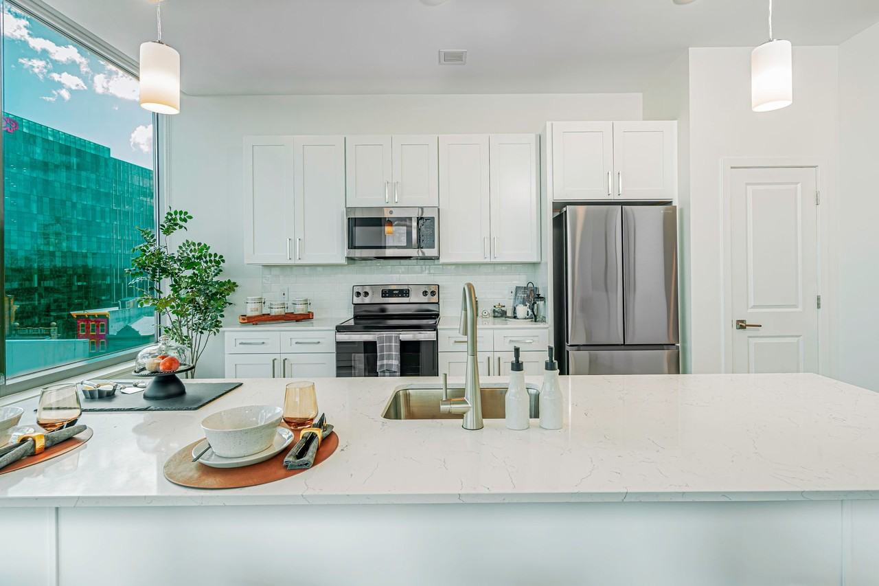 The Hamilton at Grand Plaza - Photo 5 of 50