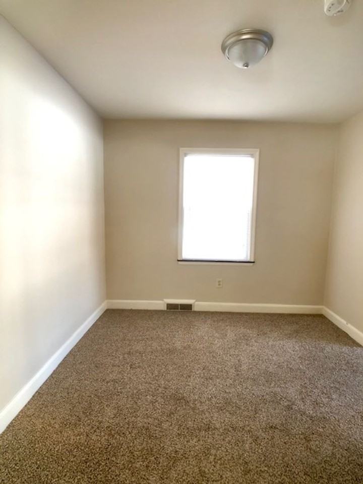 275 Bartley Ave #275 - Photo 3 of 8