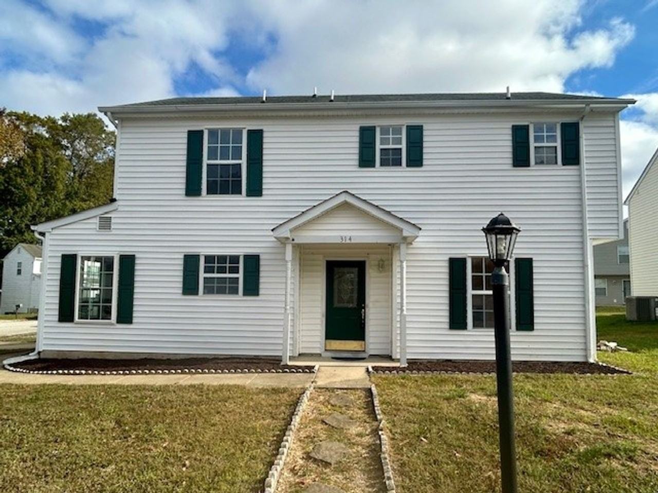 314 Warwick Landing Pkwy - Photo 2 of 16