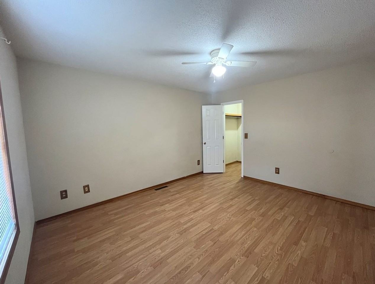 1425 W Rainey St - Photo 6 of 10