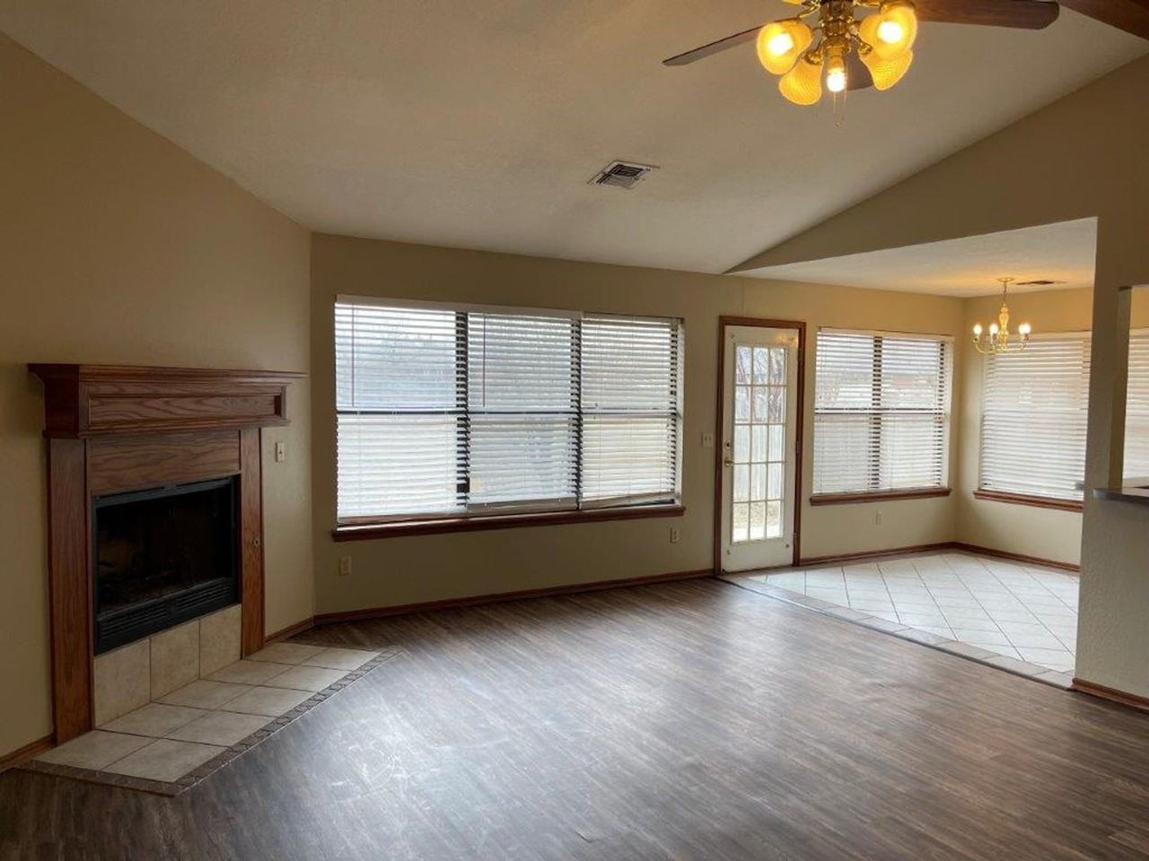 712 Ne 19th Ter - Photo 5 of 15