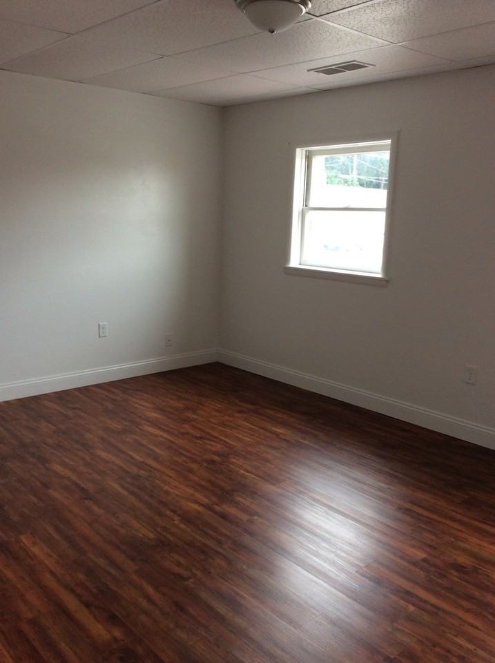 1040 W Princess St #5 - Photo 2 of 9