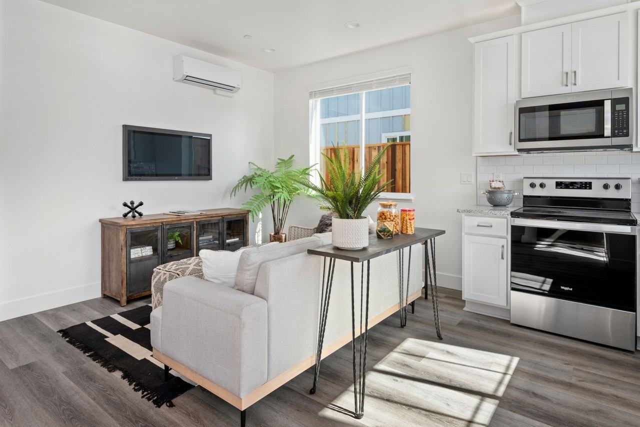 3802 Elwin Lane - Photo 4 of 16