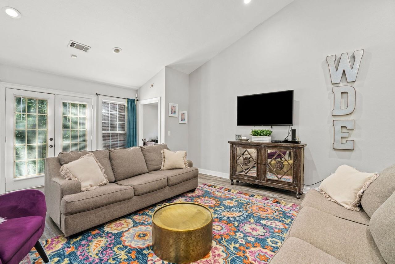 802 W Longleaf Dr #1 - Photo 7 of 15