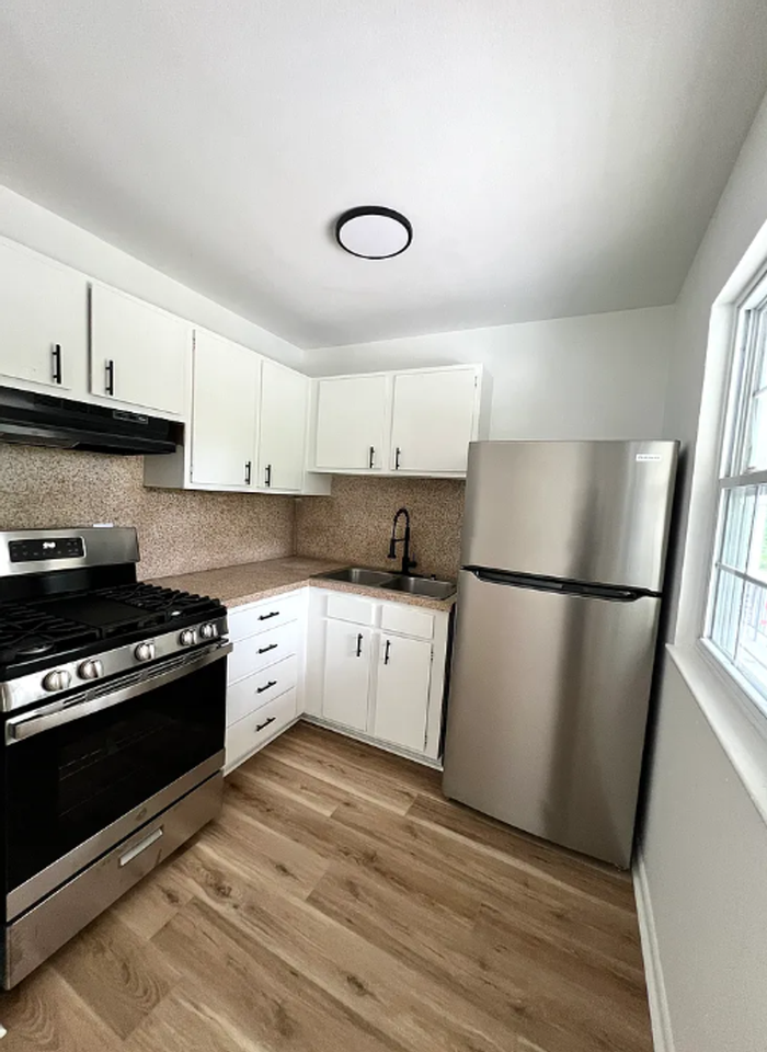 Charming Fully Remodeled 2 - Photo 2 of 5