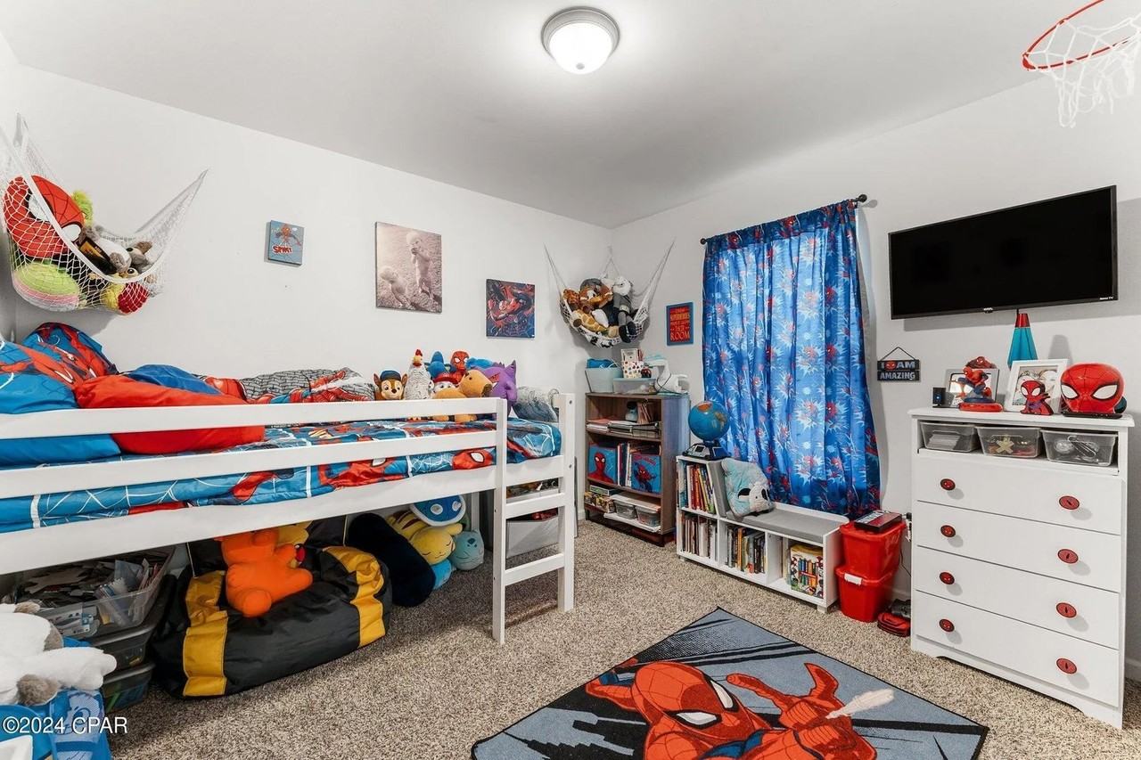 411 Raven Ln - Photo 7 of 13