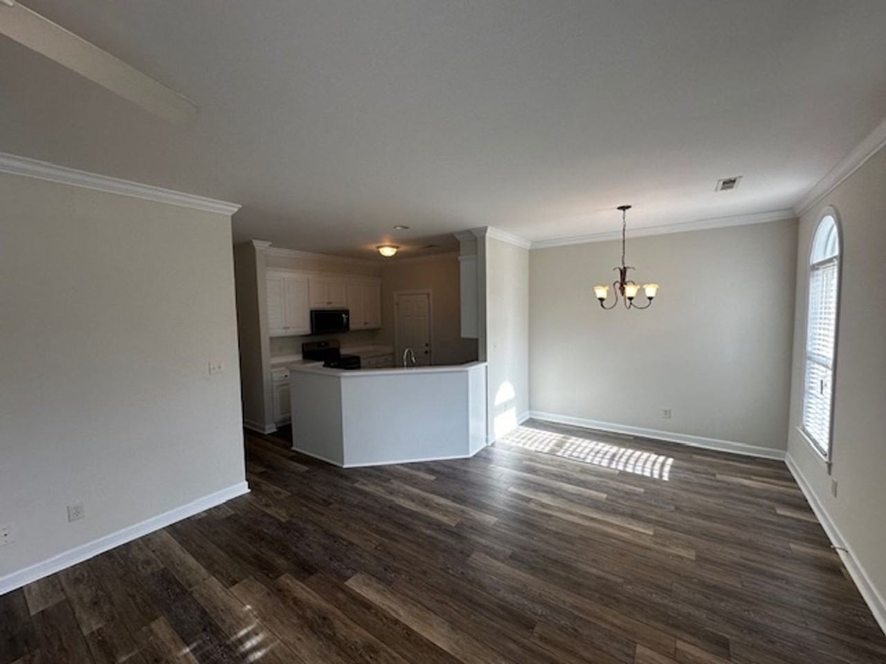 1730 Hunterbrook Ln - Photo 3 of 12