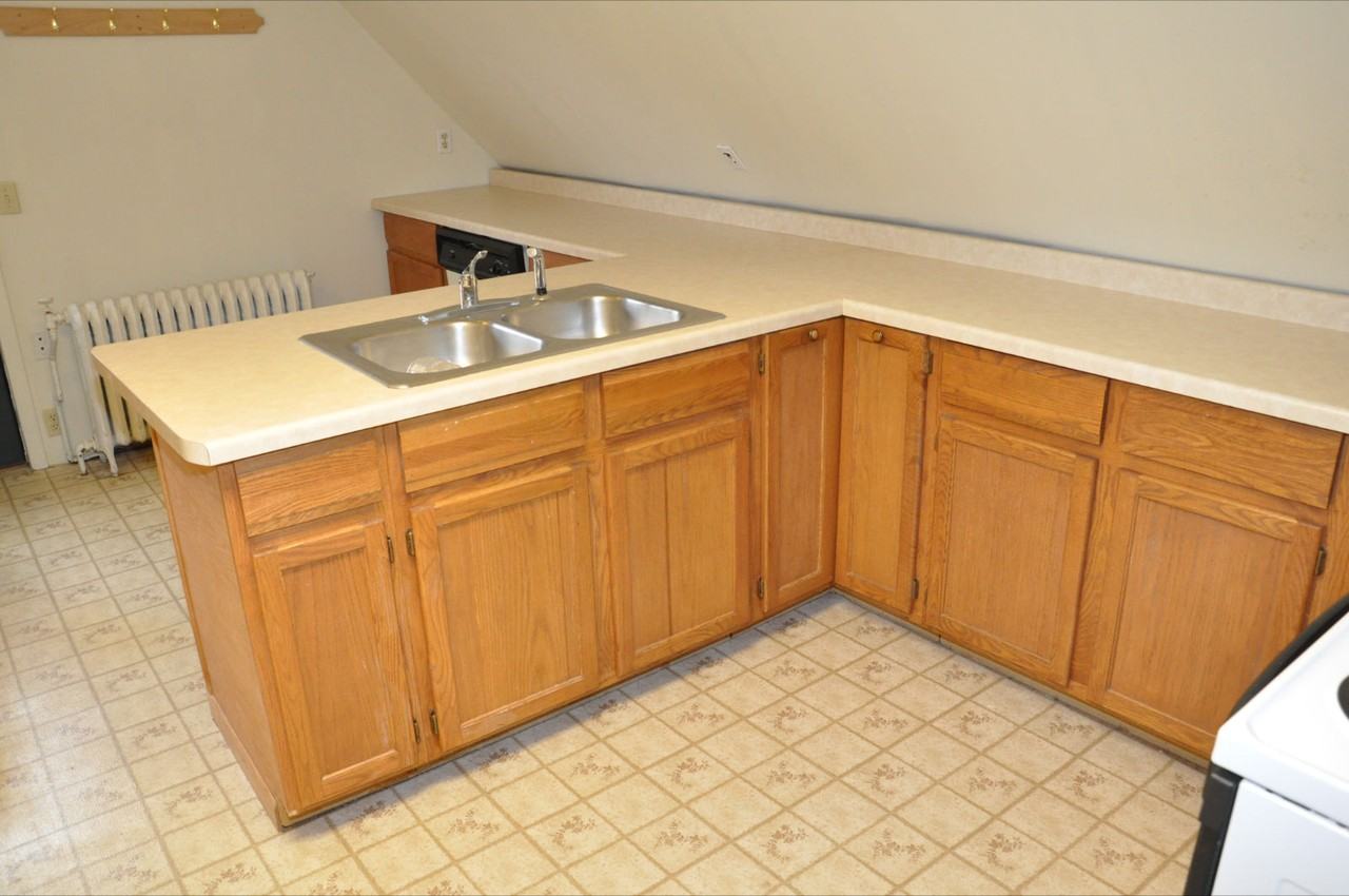 1055 S Lincoln Dr #3 - Photo 2 of 33