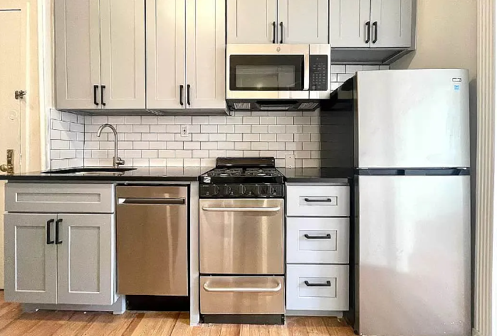 160 Stanton St #4B - Photo 7 of 10