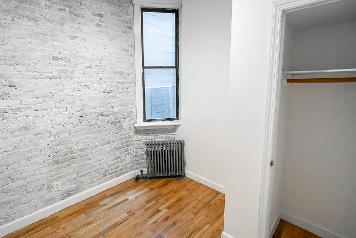 250 E 3rd St #1 - Photo 7 of 10