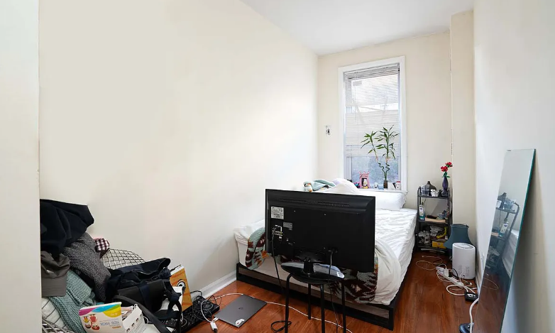 518 E 11th St #10 - Photo 4 of 8