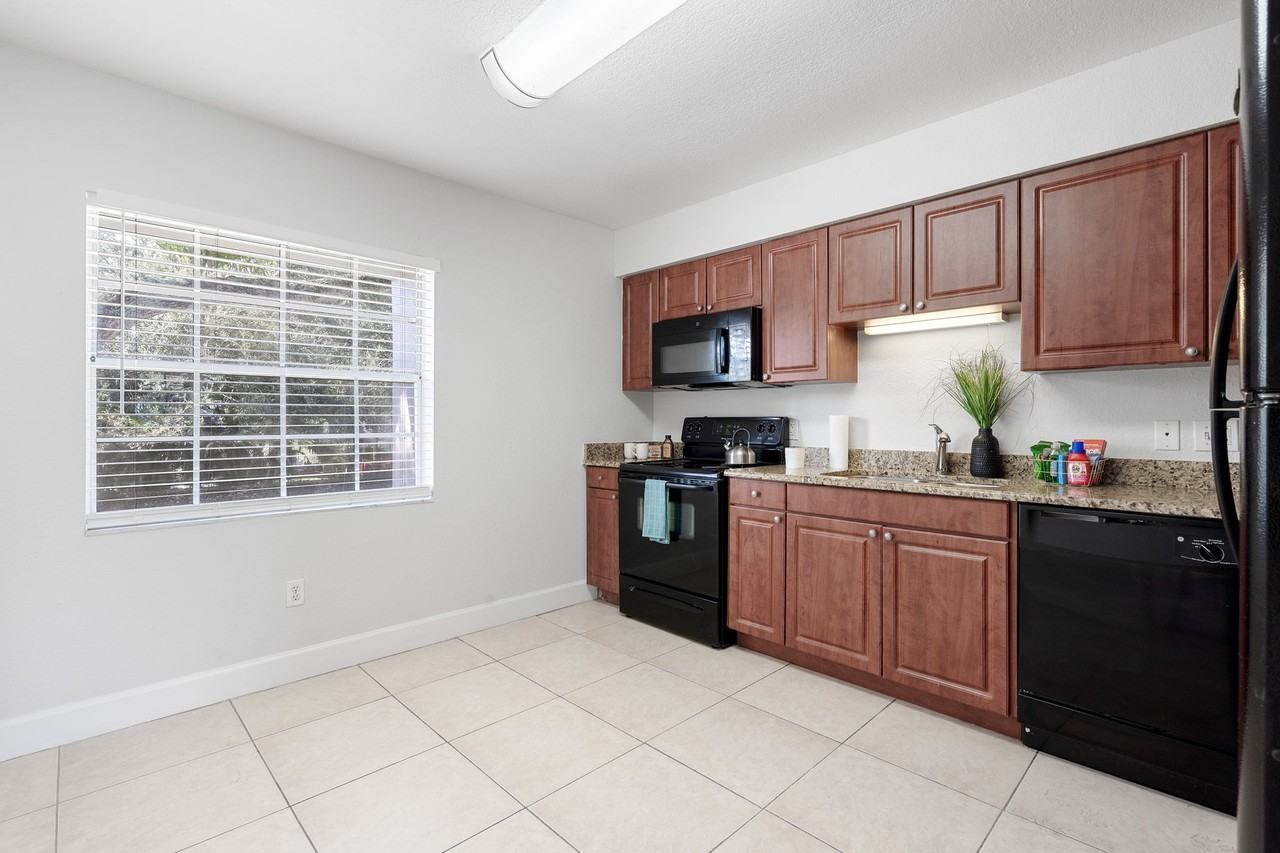 3215 W Swann Ave #25 - Photo 2 of 15