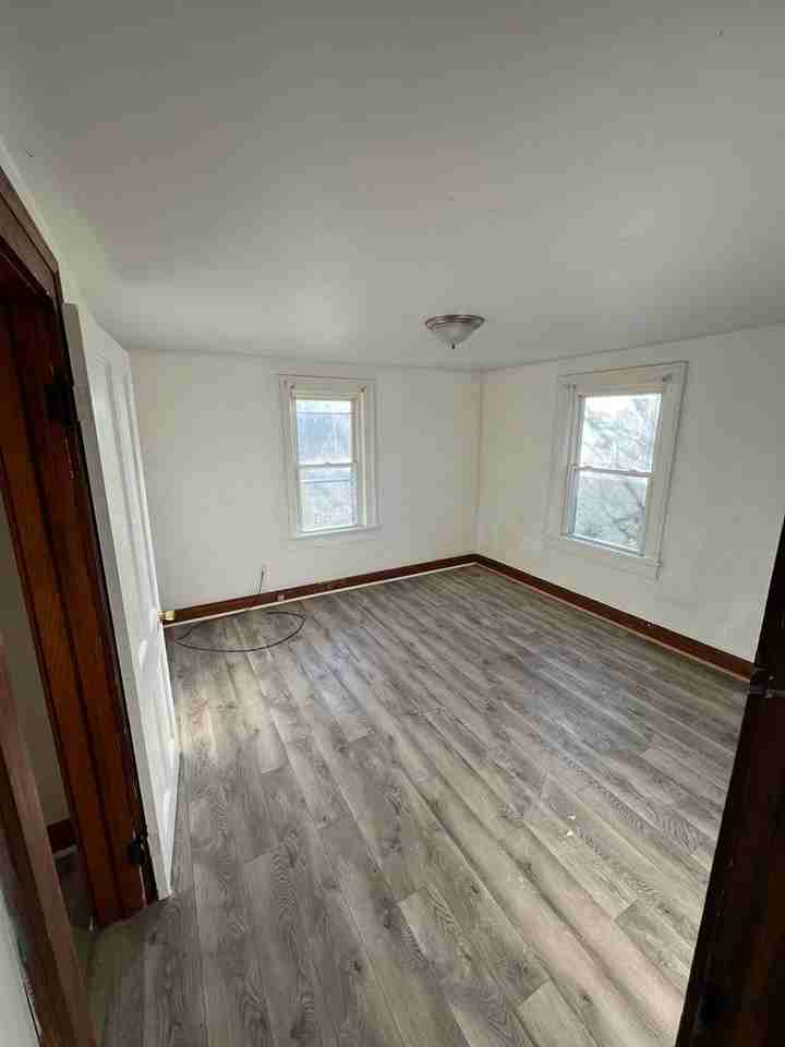 126 Benton St N #126-1-2 - Photo 4 of 11
