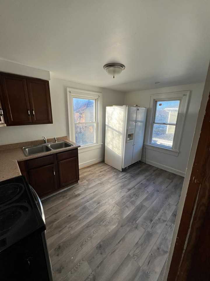 126 Benton St N #126-1-2 - Photo 6 of 11