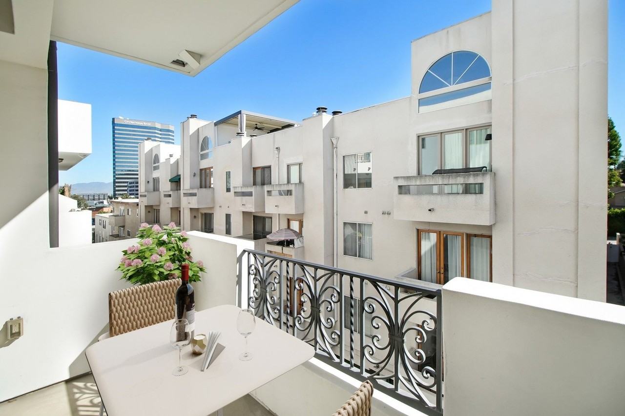 4410 Sepulveda Apartments - Photo 6 of 50