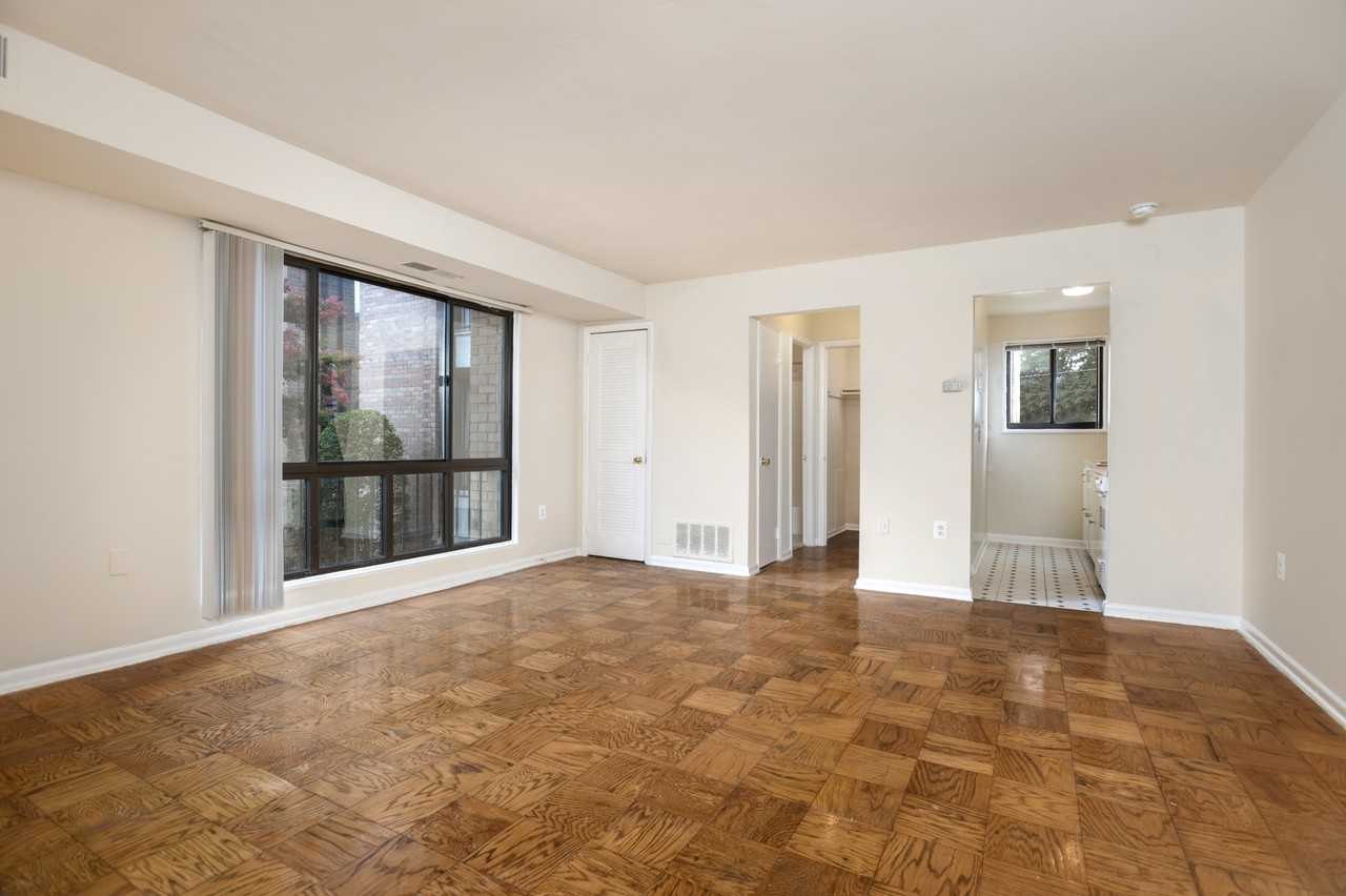 Park Pleasant Apartments - Photo 5 of 17