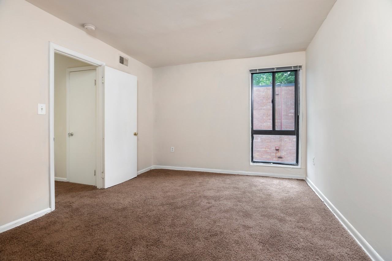 Park Pleasant Apartments - Photo 6 of 17