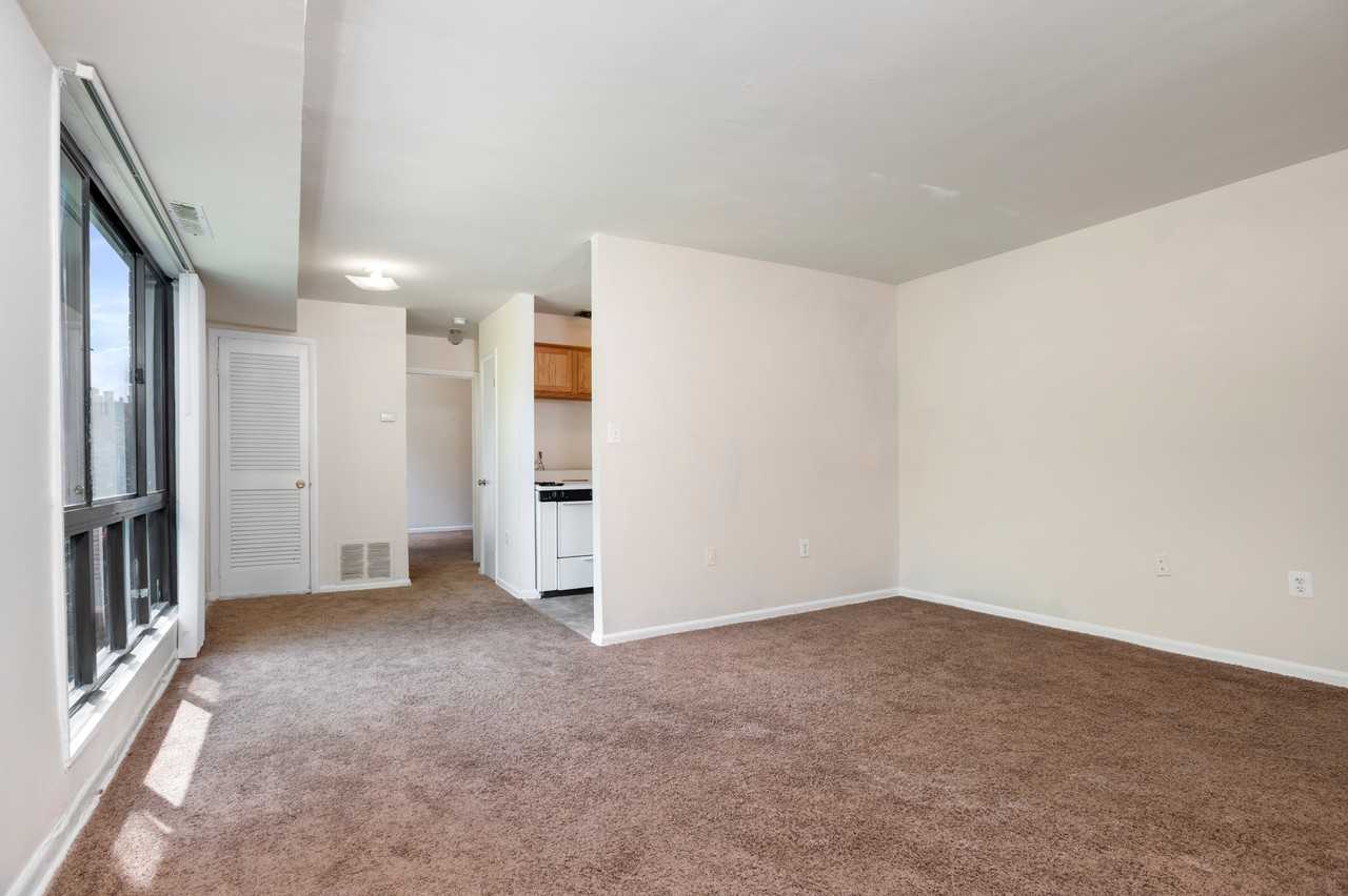 Park Pleasant Apartments - Photo 7 of 17