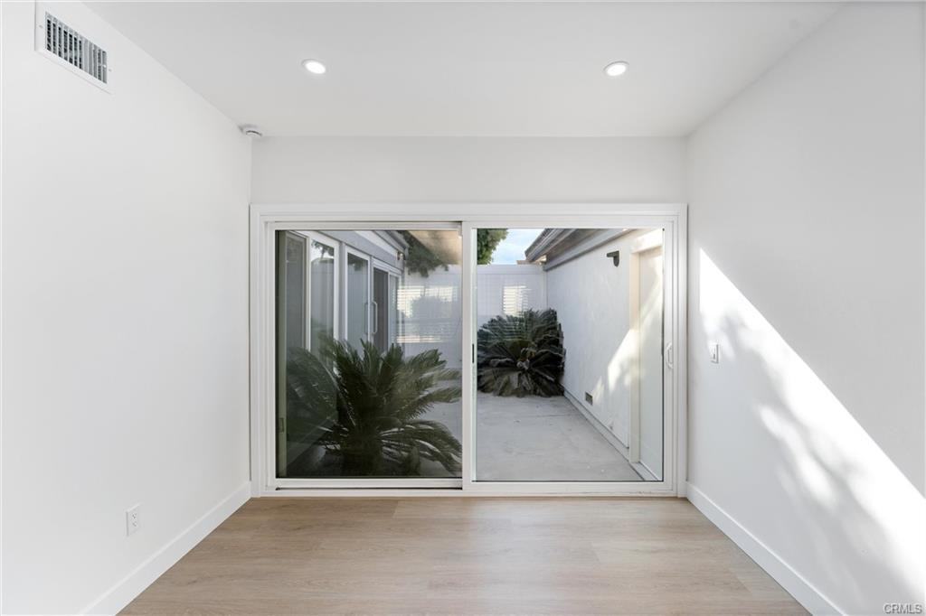 3460 San Marino Cir - Photo 2 of 8