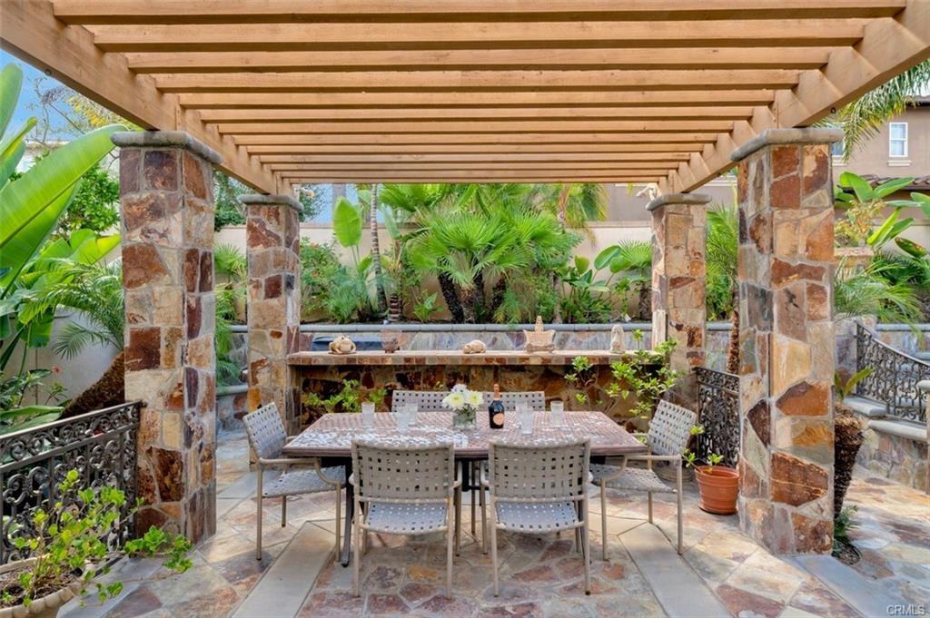 30 Palazzo - Photo 3 of 8