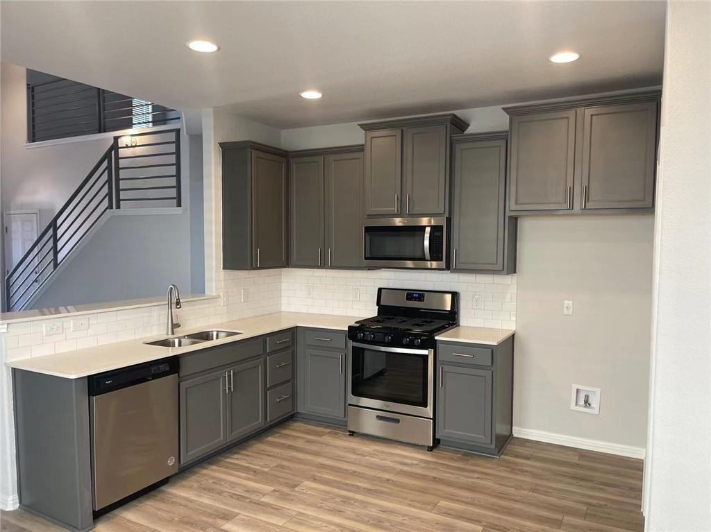 21 Snowy Plover Ln - Photo 2 of 8