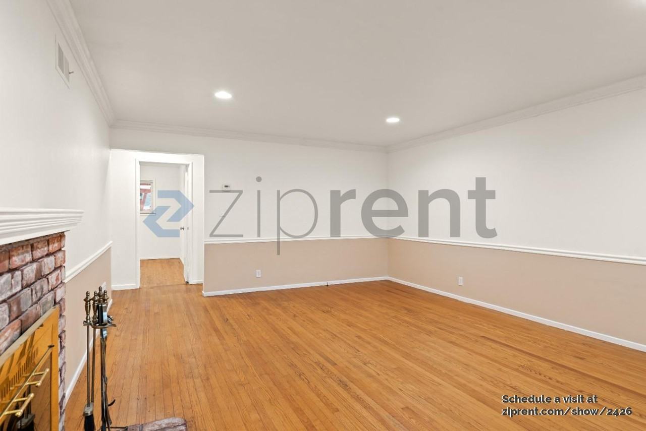 23841 Clayton St - Photo 3 of 19