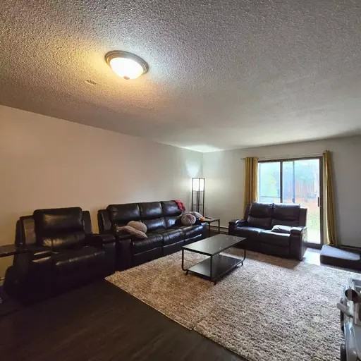 10 Marlboro Crt - Photo 2 of 10