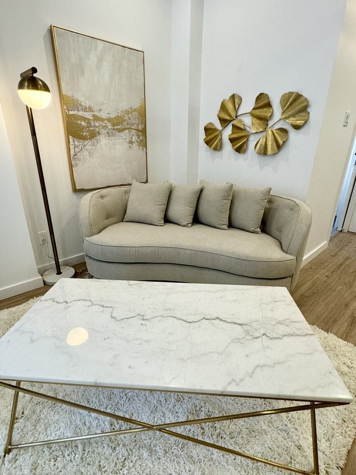 294 Rue du Square-Saint-Louis #204 - Photo 2 of 22