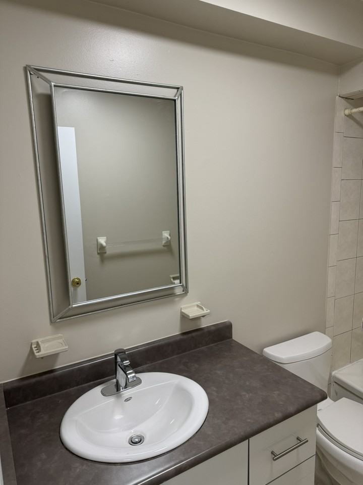 32 Silverton Avenue - Photo 2 of 4