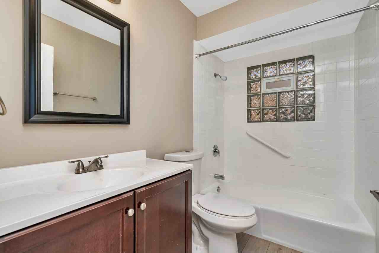 Lakeside Village Apartments - Photo 7 of 50