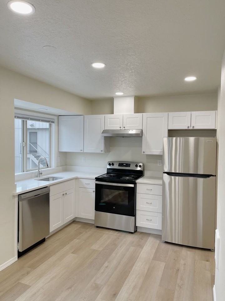 Traditional Style 1 - Photo 7 of 32