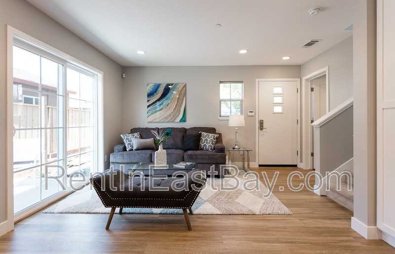 15850 Bella Tierra Ct - Photo 3 of 14