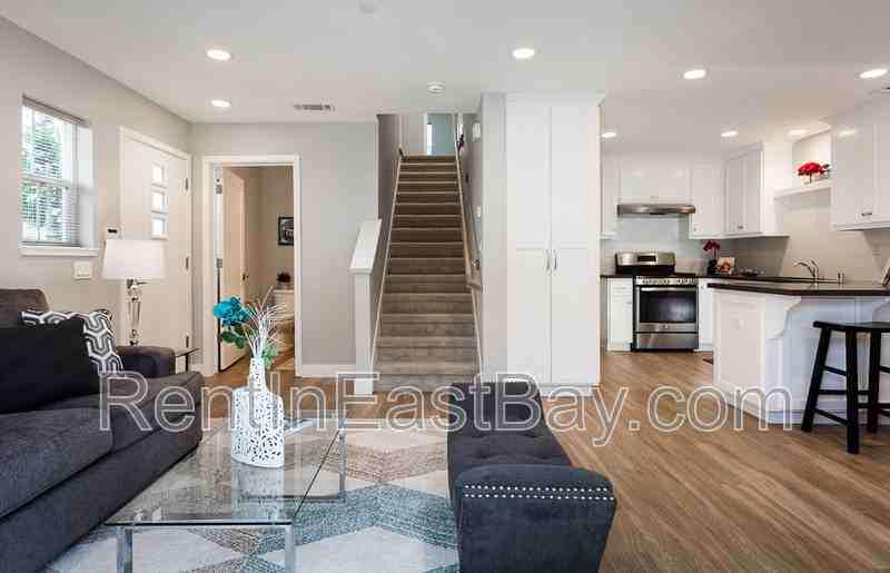 15850 Bella Tierra Ct - Photo 4 of 14