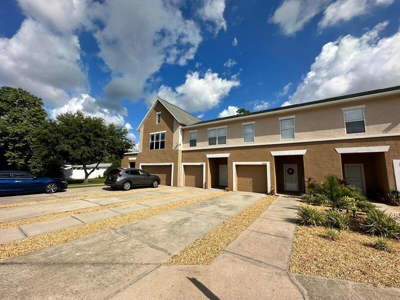 4330 Tyler Cir N - Photo 5 of 44