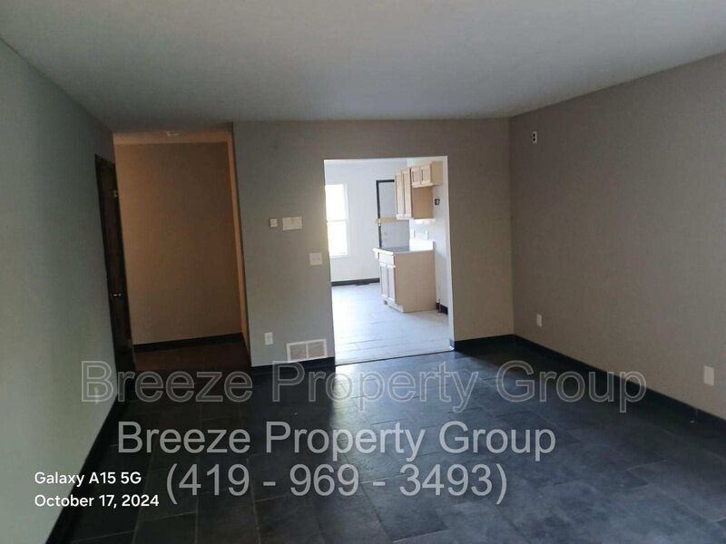 470 Chicago Ave - Photo 3 of 13