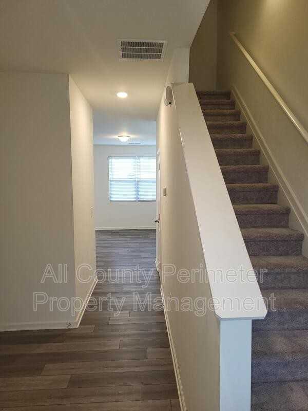 314 Penn Station Way - Photo 2 of 17