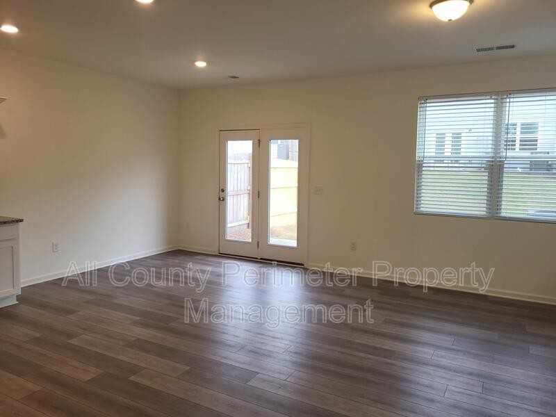 314 Penn Station Way - Photo 3 of 17