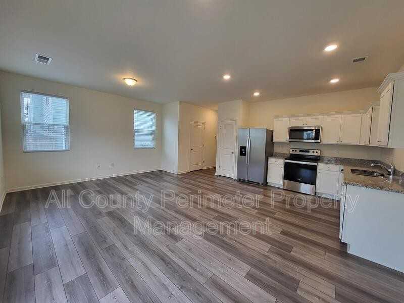 314 Penn Station Way - Photo 5 of 17