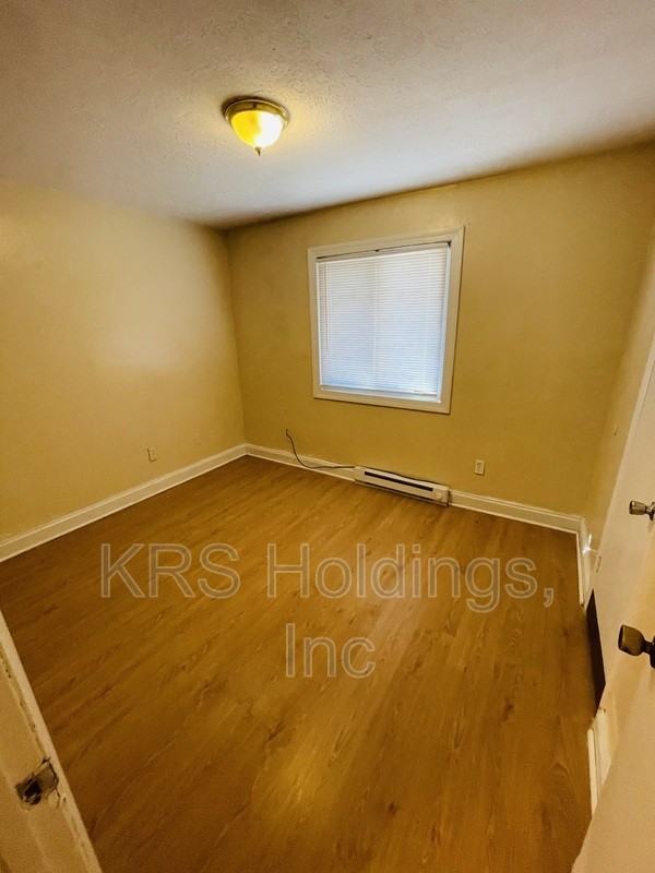 1406 W 27th St #B - Photo 4 of 8