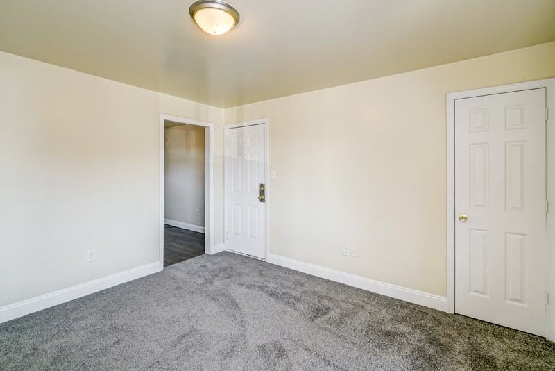 2100 Phaup St #A - Photo 3 of 18