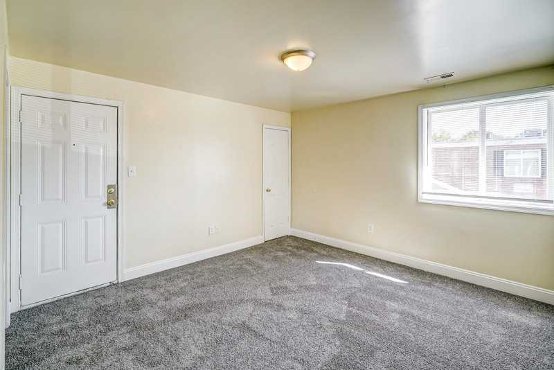 2100 Phaup St #A - Photo 4 of 18