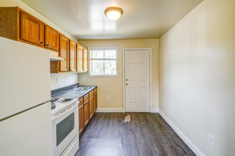 2100 Phaup St #A - Photo 5 of 18