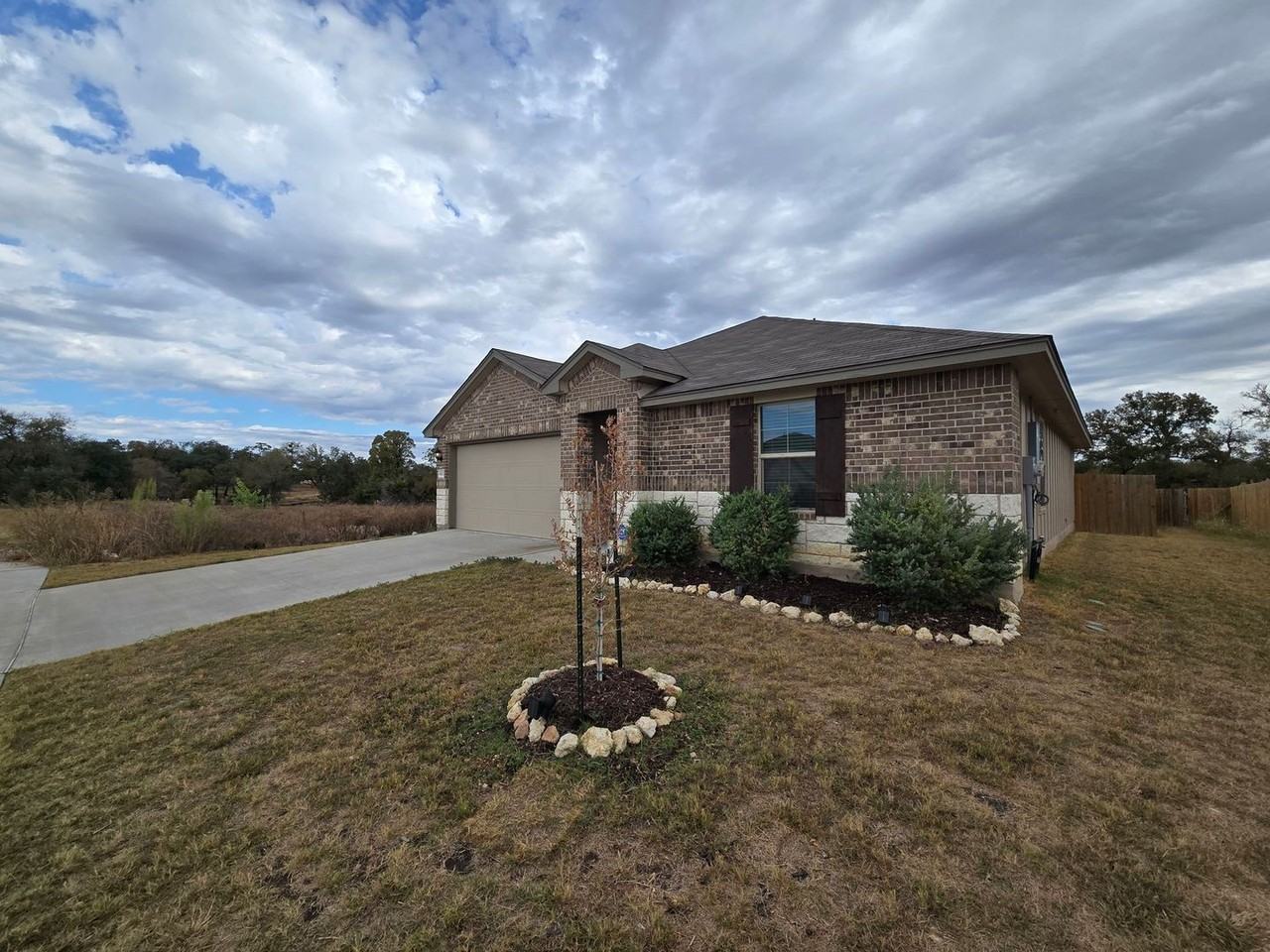 9502 Kensley Rose Dr - Photo 2 of 26