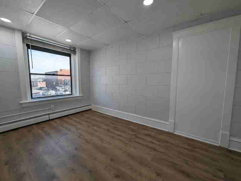 124 S 2nd St - Photo 5 of 12