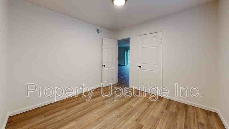 415 Lake Blvd - Photo 7 of 10