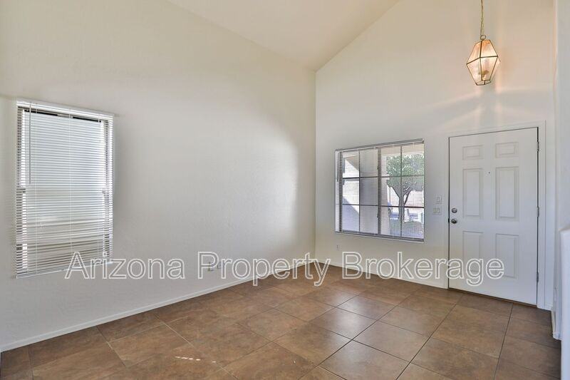 34437 N Picket Post Dr - Photo 4 of 27